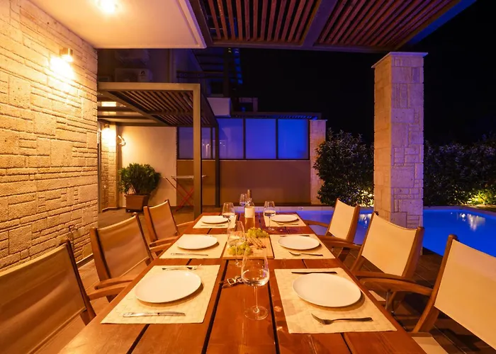 Sunny Exclusive Tria Hanioti