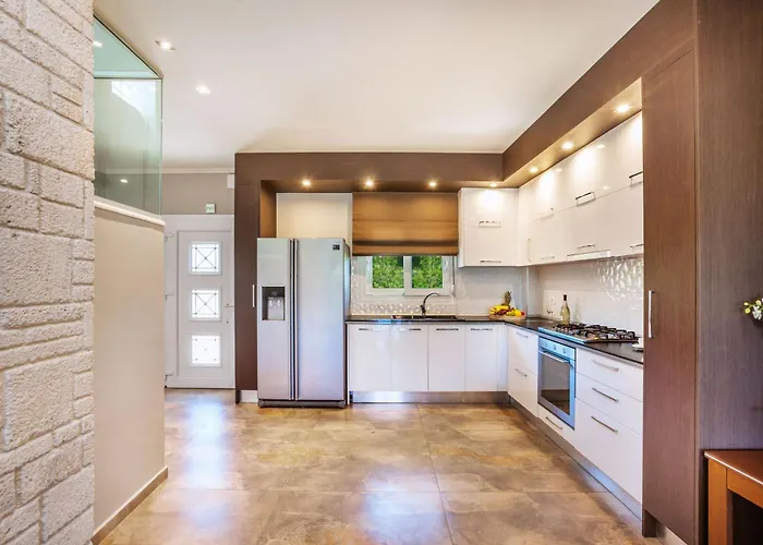 Sunny Exclusive Tria * Hanioti