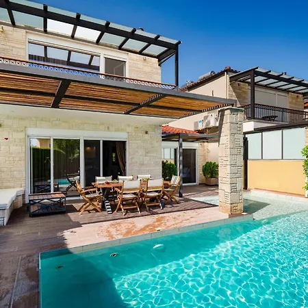 Villa Sunny Exclusive Tria *